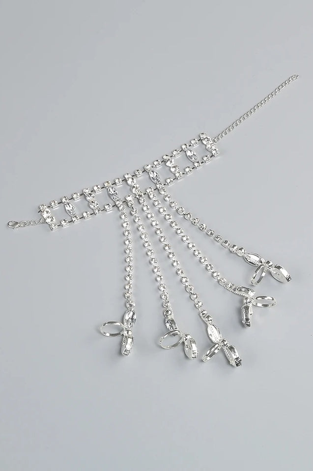 Robe de Cocktail Brodée à Épaule Dégagée avec Bracelet en Diamants