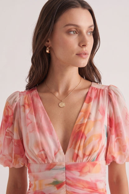Robe Maxi "Aura Florale" en Mousseline – Rose Pastel & Corail