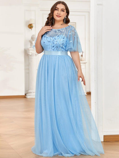 Robe longue de cérémonie à manches courtes avec broderie