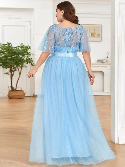 Robe longue de cérémonie à manches courtes avec broderie