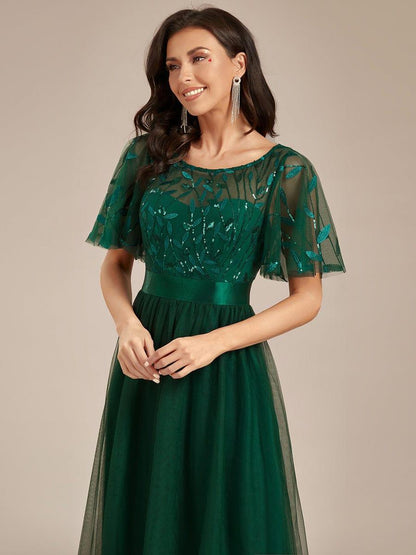 Robe longue de cérémonie à manches courtes avec broderie