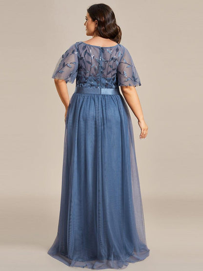 Robe longue de cérémonie à manches courtes avec broderie