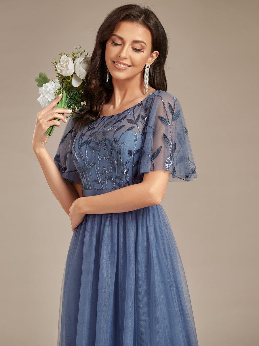 Robe longue de cérémonie à manches courtes avec broderie