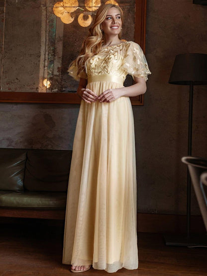 Robe longue de cérémonie à manches courtes avec broderie