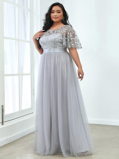 Robe longue de cérémonie à manches courtes avec broderie