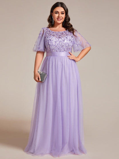 Robe longue de cérémonie à manches courtes avec broderie