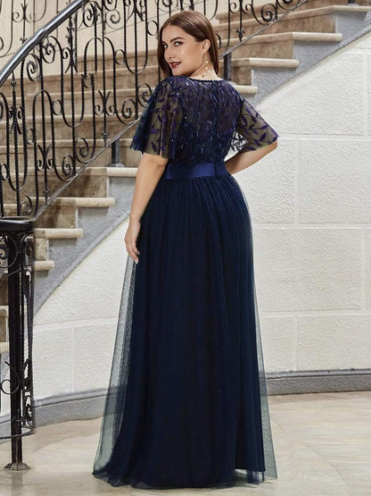Robe longue de cérémonie à manches courtes avec broderie