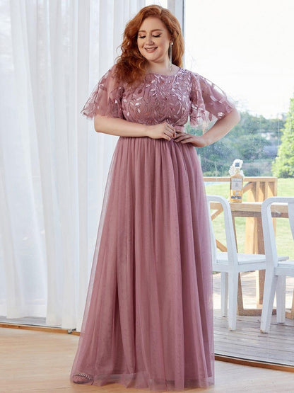 Robe longue de cérémonie à manches courtes avec broderie