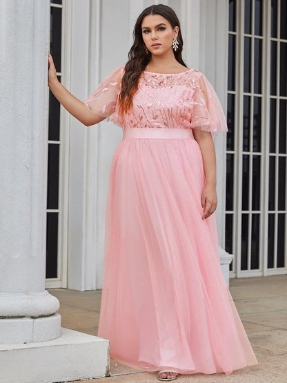 Robe longue de cérémonie à manches courtes avec broderie