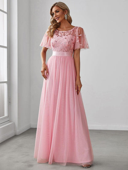 Robe longue de cérémonie à manches courtes avec broderie