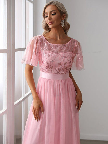 Robe longue de cérémonie à manches courtes avec broderie