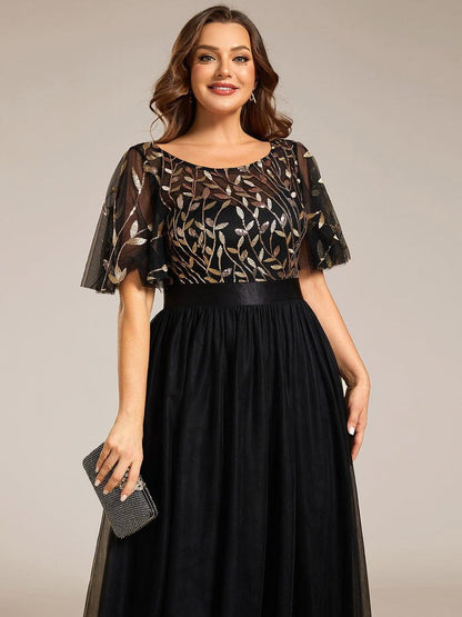 Robe longue de cérémonie à manches courtes avec broderie