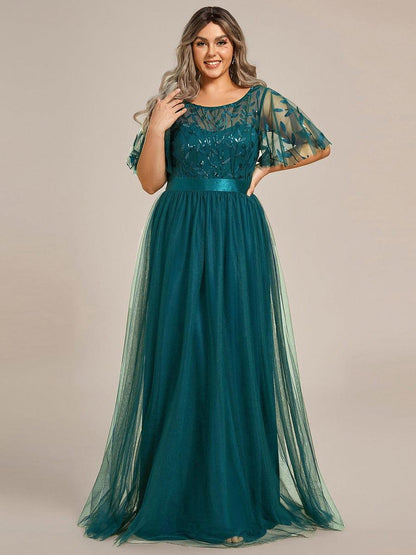 Robe longue de cérémonie à manches courtes avec broderie
