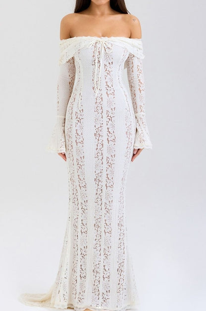 Robe Maxi Évasée en Dentelle Florale à Épaules Dégagées - Révier Paris
