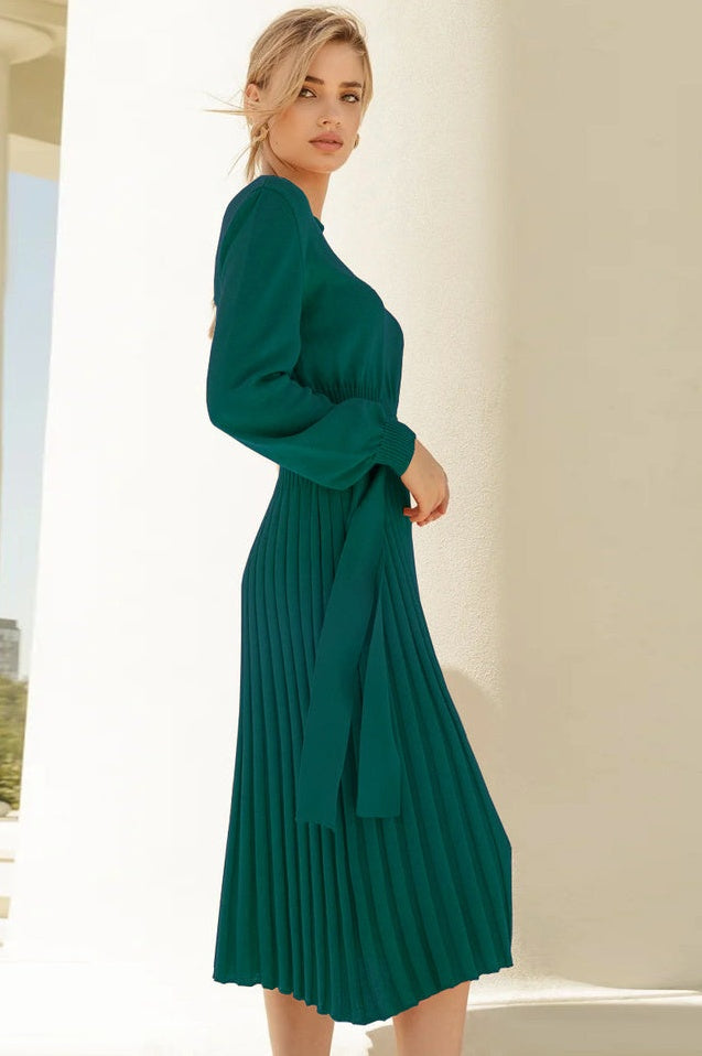 Robe Tricot Épousant à Manches Longues Brodée et Plissée