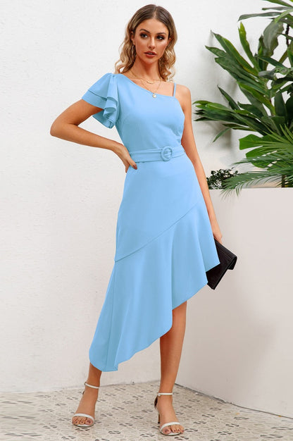 Robe Évasée à Encolure Asymétrique et Manches Papillon