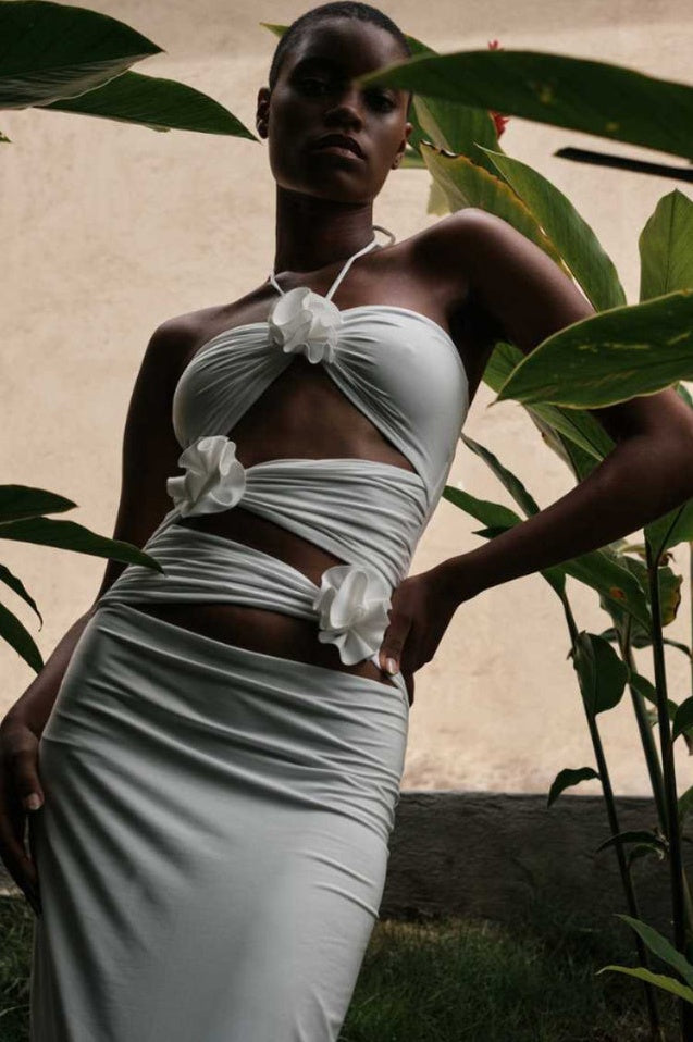 Robe Maxi Évasée à Col Halter, Découpes et Fronces
