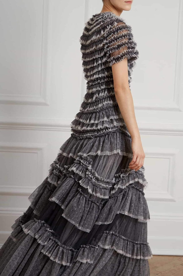 Robe Brodée à Volants "Rose Sauvage"