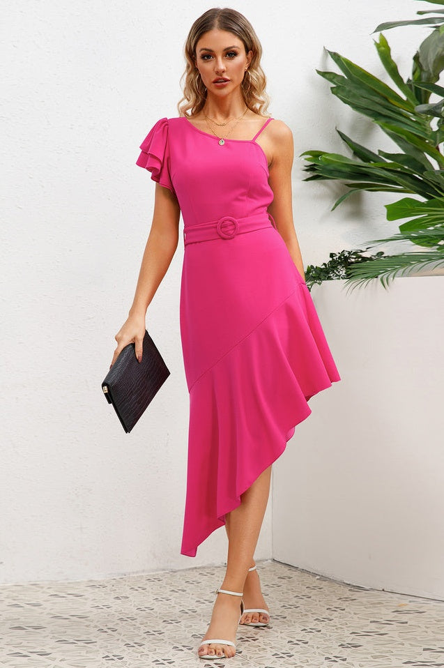 Robe Évasée à Encolure Asymétrique et Manches Papillon