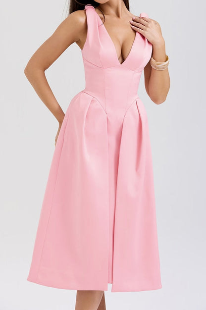Robe Midi Satinée à Décolleté V Profond et Taille Cintrée