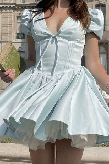 Robe Mini Plissée en Satin Délicat Imani