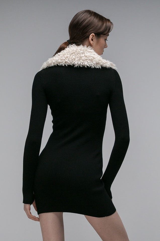 Robe Tricotée à Col Bouffant et Détails Zippés