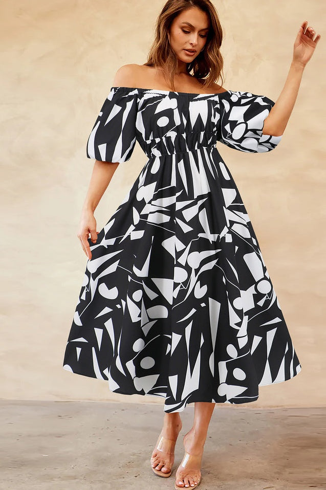 Robe Brodée à Manches Ballon Décolletée