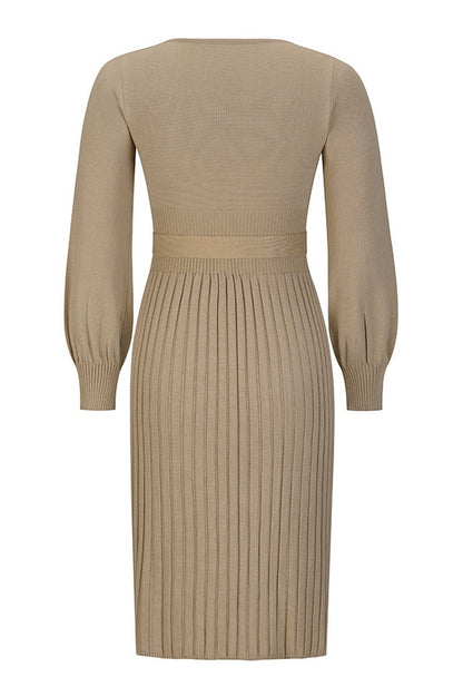 Robe Tricot Épousant à Manches Longues Brodée et Plissée