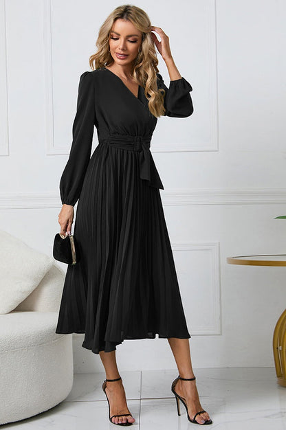 Robe V à Col en V avec Ceinture Plissée