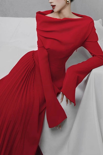 Robe Rouge Brodée à Pliures et Découpe Fendue